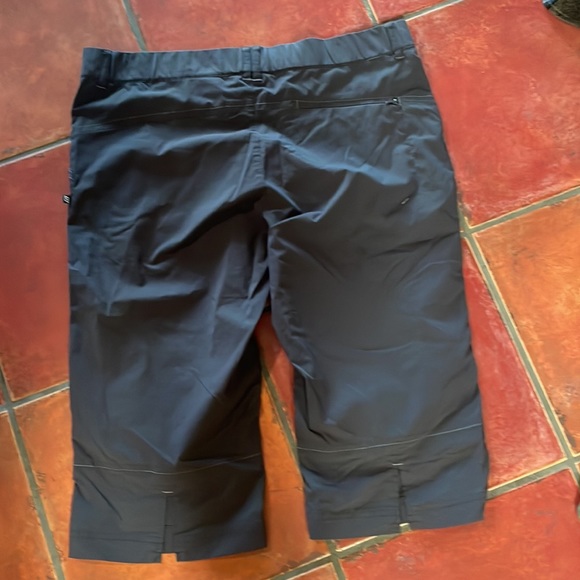 Eddie Bauer Sports Capri Pants - Active fit size Lg - Picture 8 of 8